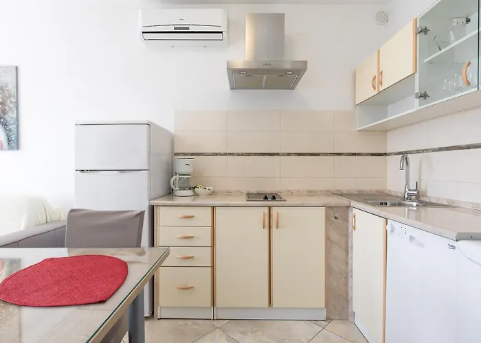 Alma Apartman *