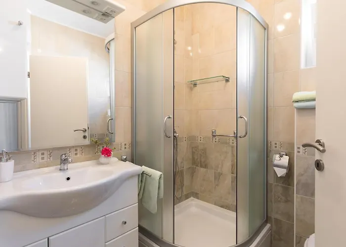 Alma Apartman *