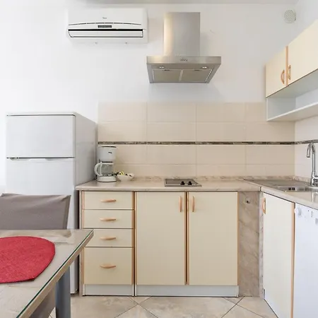 Alma Apartment *
