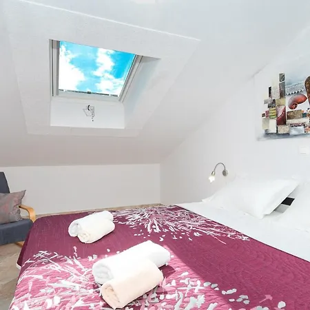 Alma Apartment *