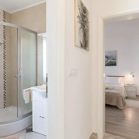 Apartment Alma *