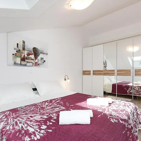 Apartment Alma *