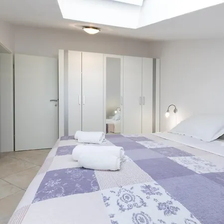 Apartman Alma *
