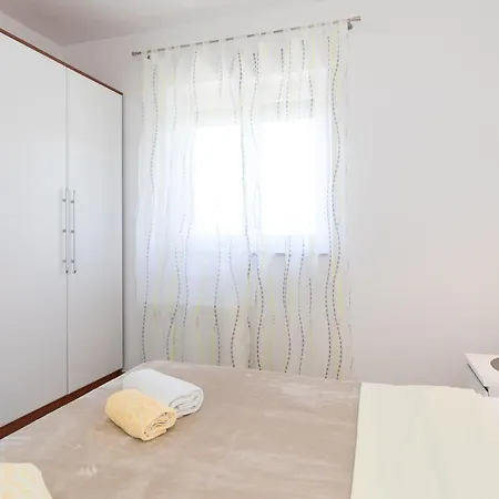 Apartment Alma Punat