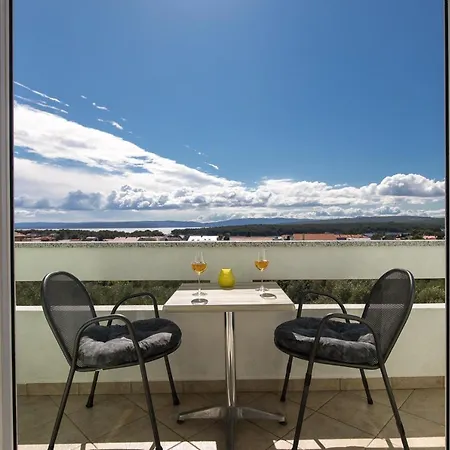 Alma Apartment Punat